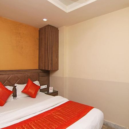 Hotel Merry Gold New Delhi Exteriör bild